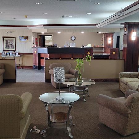 Windsor Inn&Suites Dodge City Exterior foto