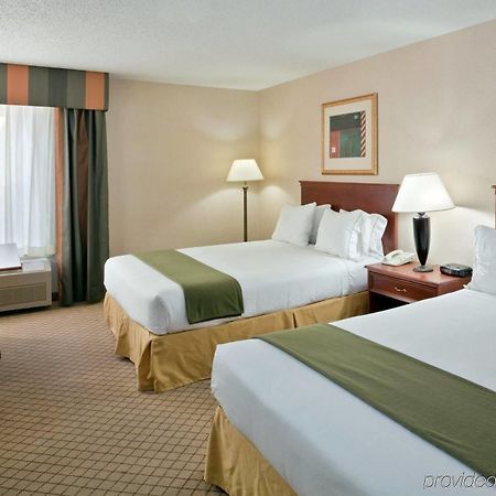 Windsor Inn&Suites Dodge City Zimmer foto