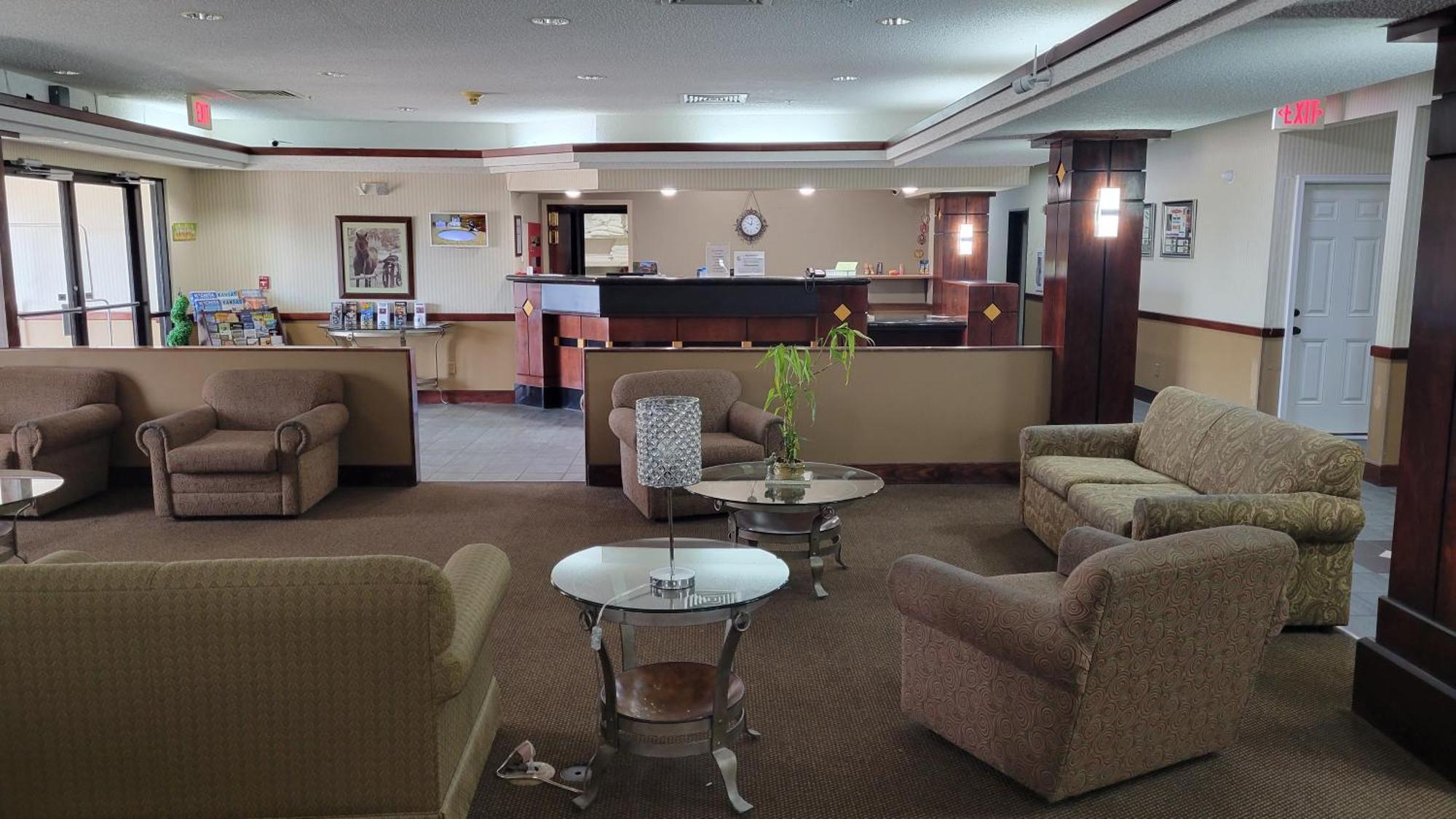 Windsor Inn&Suites Dodge City Exterior foto