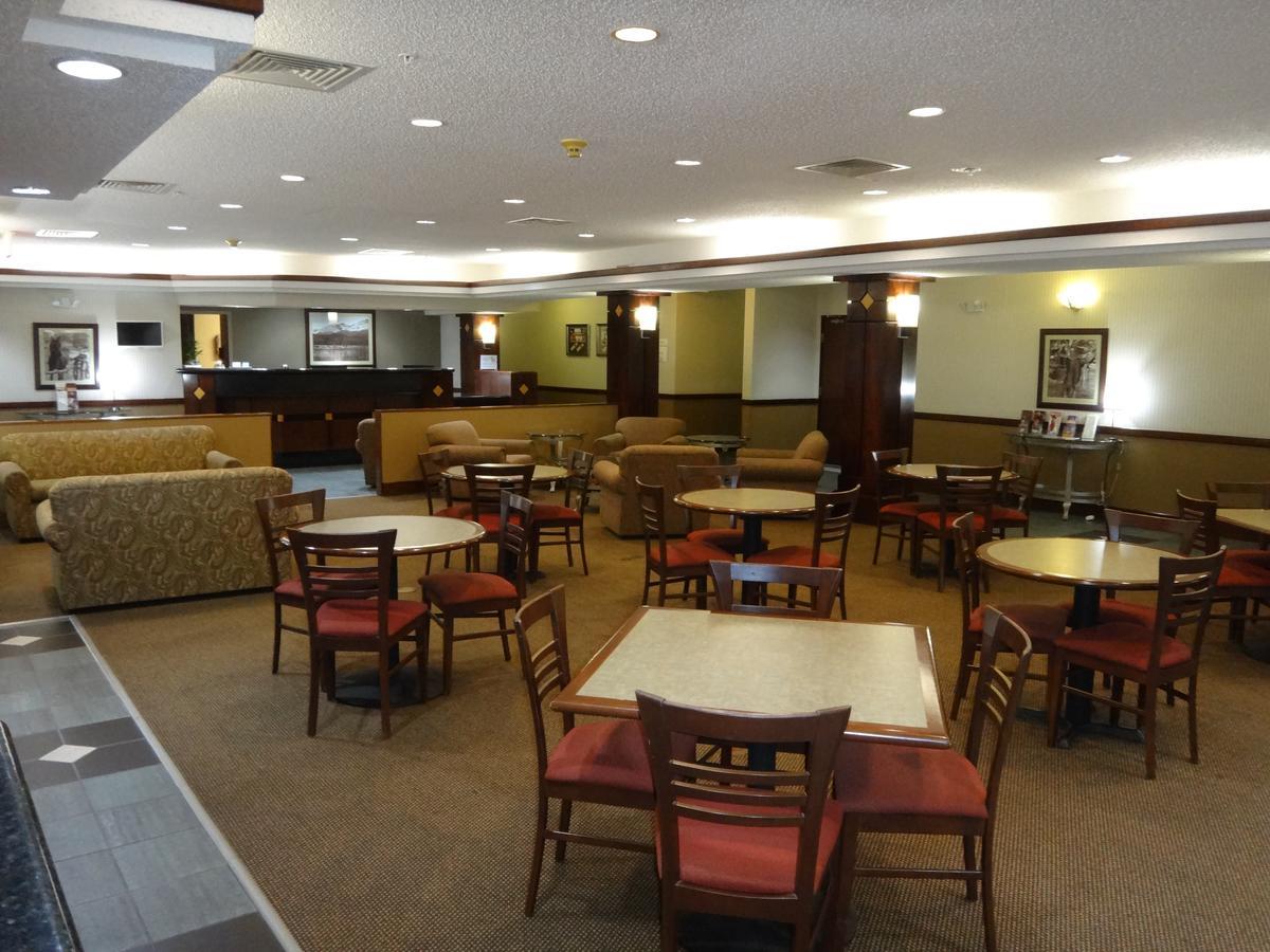Windsor Inn&Suites Dodge City Exterior foto